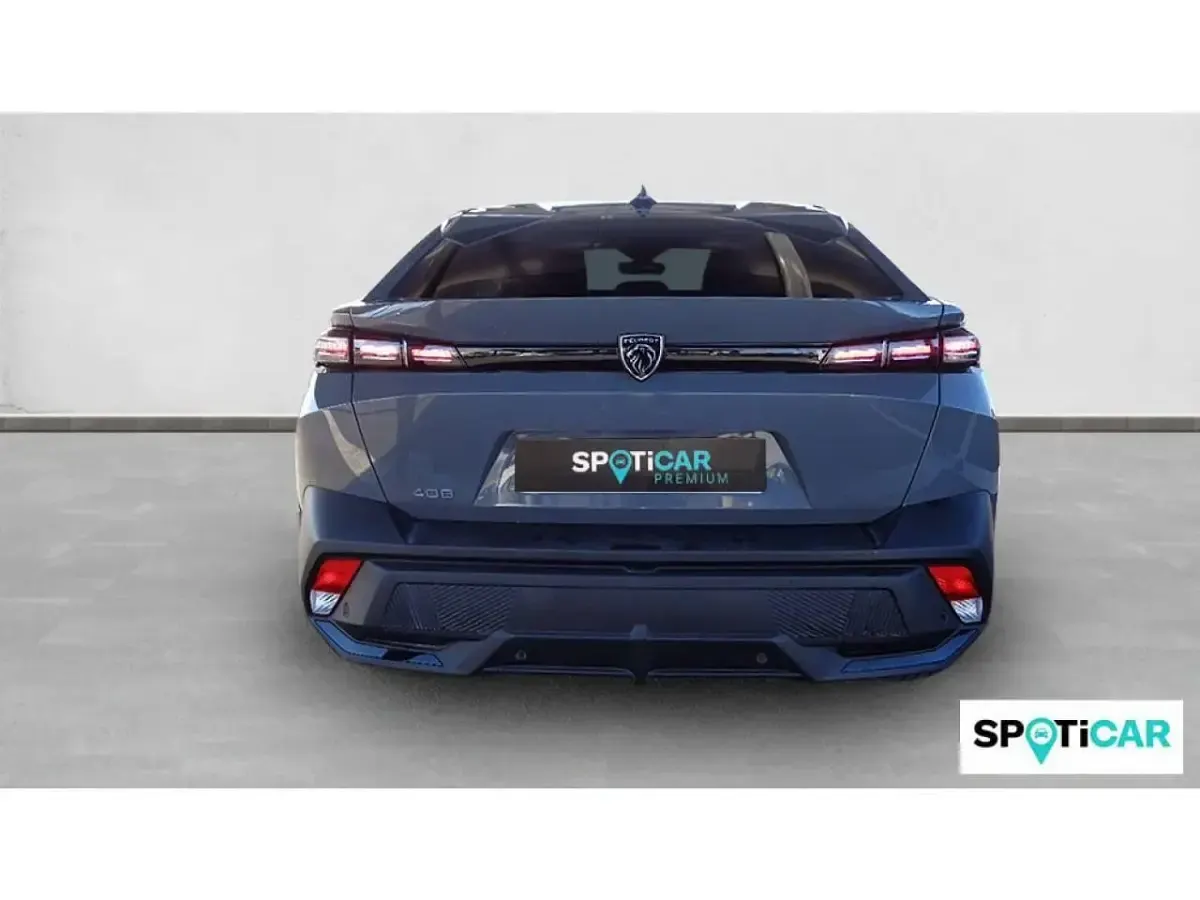Usado Peugeot 408 Allure 136 CV (100 kW) 2024 Gris SUV