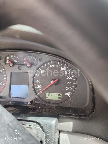 Usado VW Passat Highline 110 CV (80 kW) 2000 Gris / plata Familiar