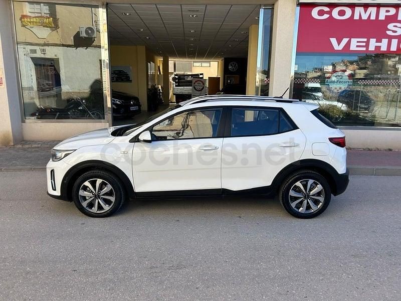 Usado Kia Stonic 84 CV (61 kW) 2021 Blanco SUV