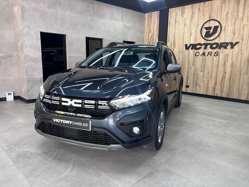 Gris Usado 2023 Dacia Sandero Essentiel Utilitario | 14.995 € (Precio justo) - Imagen 1/4