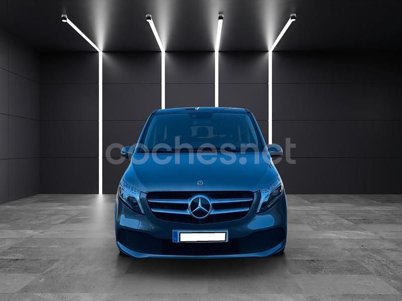 Usado Mercedes V300 Avantgarde 239 CV (175 kW) 2021 Gris / plata Monovolumen