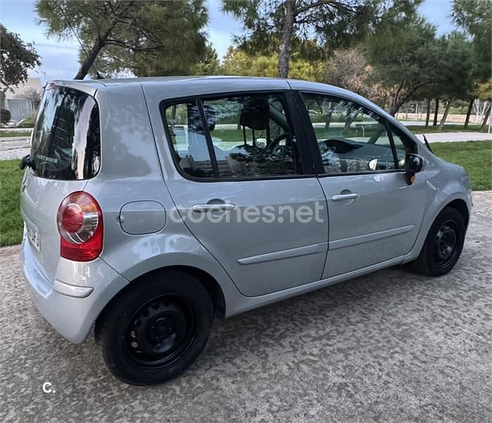 Usado Renault Modus Dynamique 98 CV (72 kW) 2005 Beige Monovolumen