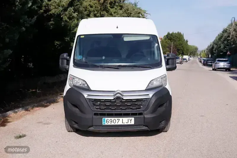 Usado Citroën Jumper 140 CV (102 kW) 2020 Blanco Monovolumen