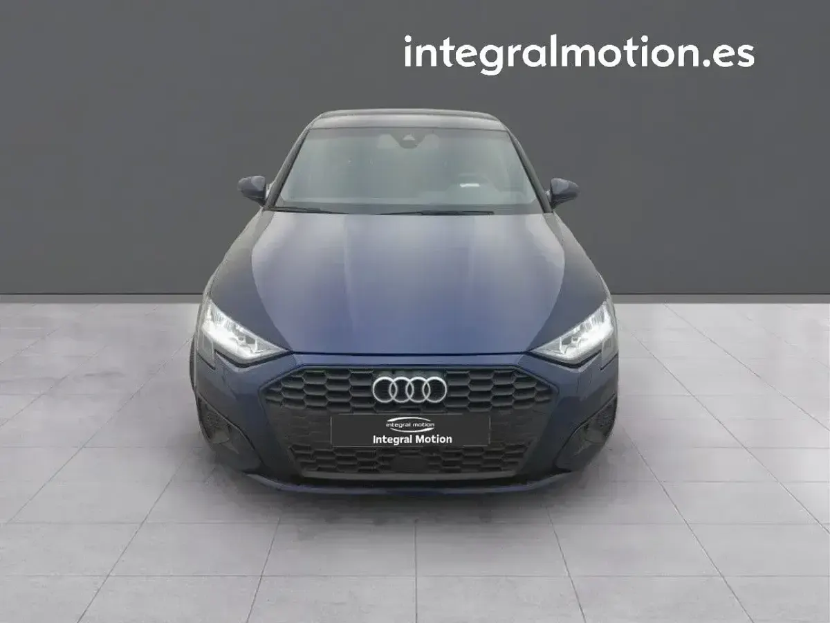 Usado Audi A3 Premium 130 CV (95 kW) 2023 Azul Berlina