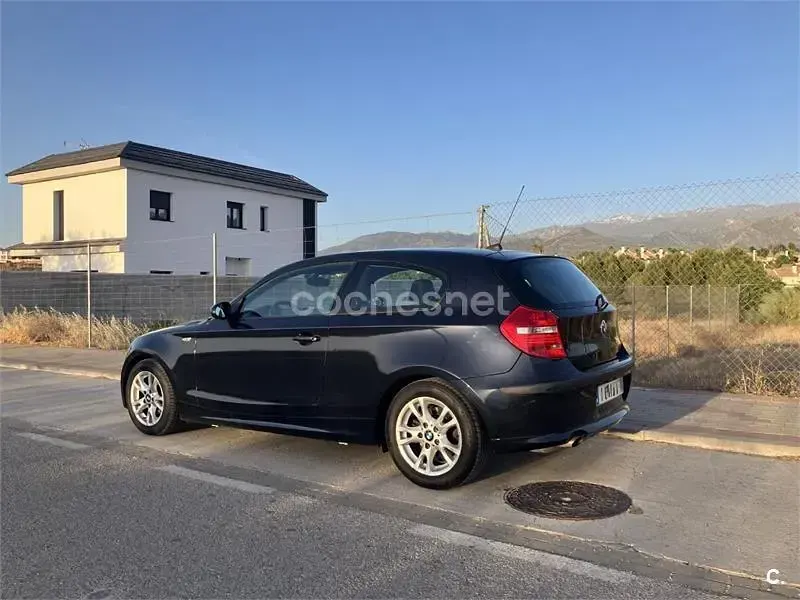 Usado BMW 118 143 CV (105 kW) 2008 Azul Utilitario