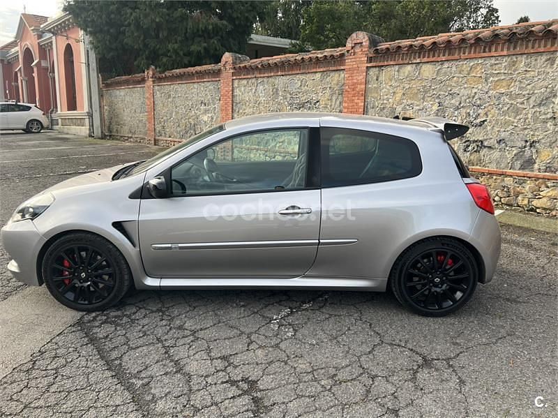 Usado Renault Clio II 200 CV (147 kW) 2010 Gris / plata Berlina
