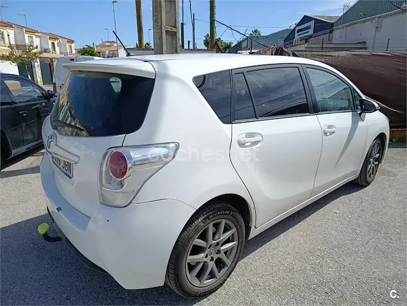 Usado Toyota Verso Advance 112 CV (82 kW) 2014 Blanco Monovolumen