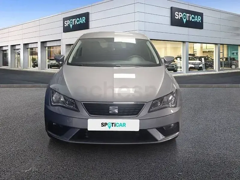 Usado Seat Leon Style 115 CV (84 kW) 2020 Gris / plata Familiar