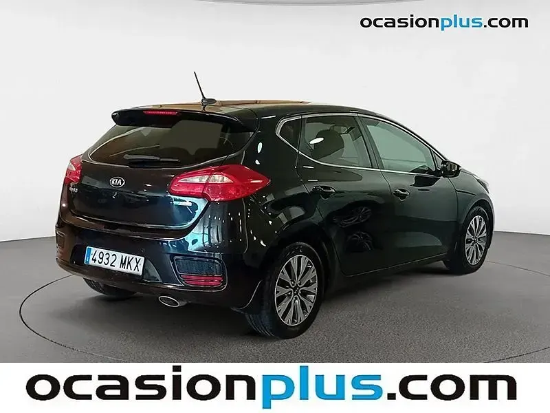 Usado Kia Ceed GT GT-Line 136 HP (100 kW) 2015 Preto Citadino