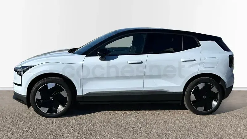 Usado Volvo EX30 Plus 200 kW (272 CV) 2025 Azul SUV