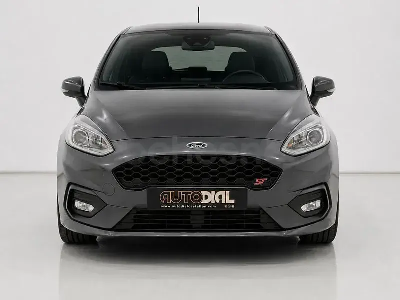 Usado Ford Fiesta ST 200 CV (147 kW) 2021 Gris / plata Utilitario