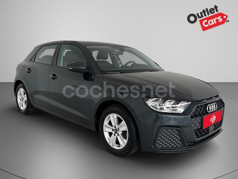 Gris / plata Usado 2023 Audi A1 Sportback Comfort Utilitario | 21.990 € (Precio justo) - Imagen 1/4