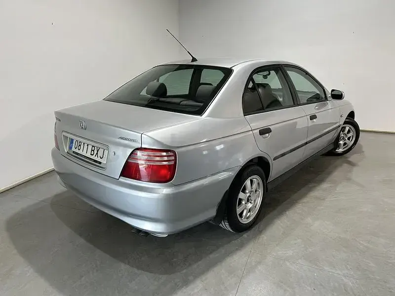 Usado Honda Accord LS 136 CV (100 kW) 2002 Gris / plata Berlina