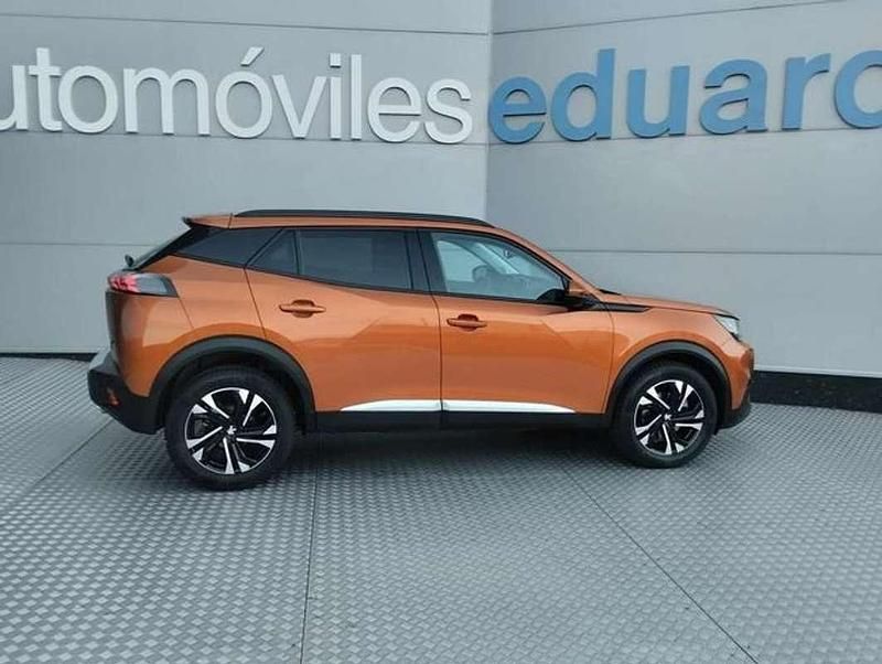 Usado Peugeot 2008 Allure 131 CV (96 kW) 2021 Naranja SUV