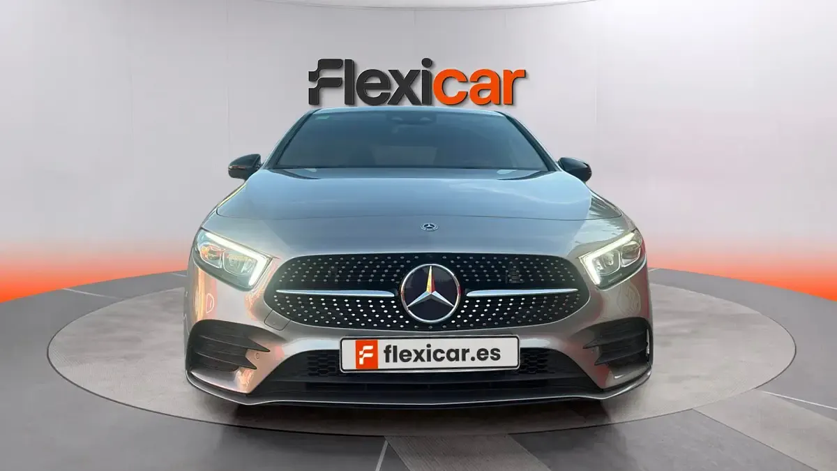 Usado Mercedes A200 163 CV (119 kW) 2019 Gris Berlina