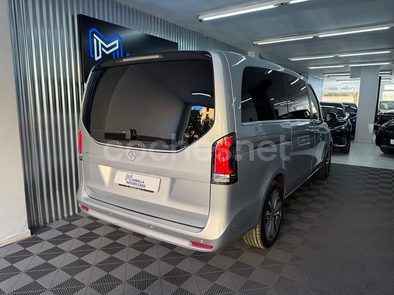 Usado Mercedes V220 Avantgarde 163 CV (119 kW) 2024 Gris / plata Monovolumen