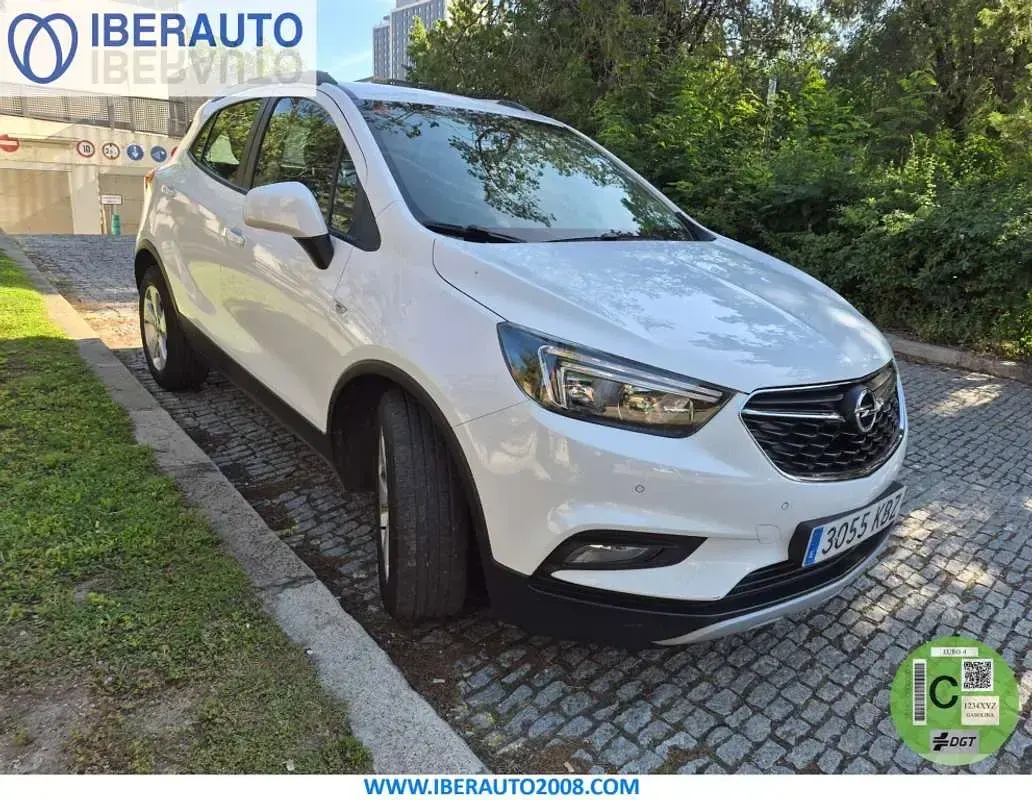 Usado Opel Mokka Selective 140 CV (102 kW) 2017 Blanco SUV
