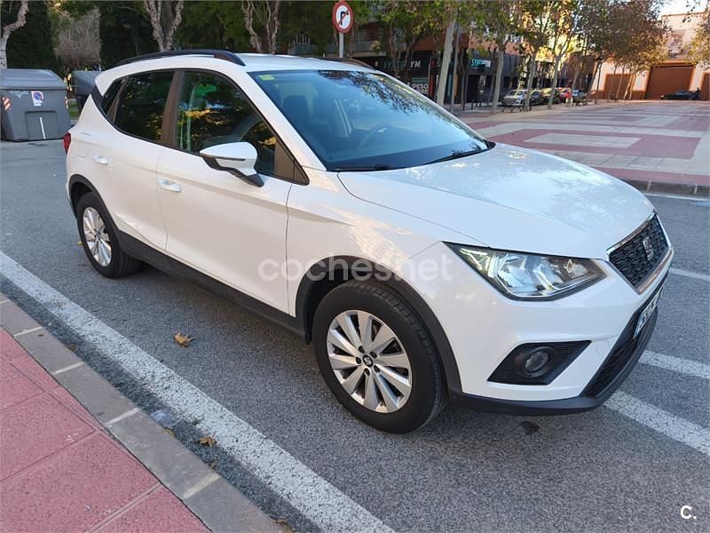Blanco Usado 2018 Seat Arona Ecomotive SUV | 9800 € (Buen precio) - Imagen 1/4