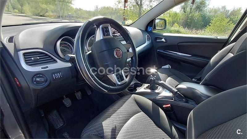 Usado Fiat Freemont Urban 170 CV (125 kW) 2011 Gris / plata SUV