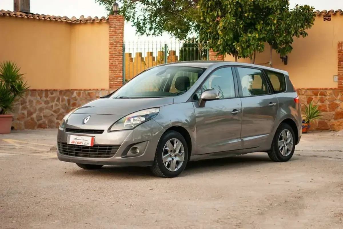 Usado Renault Scenic E-Tech 109 CV (80 kW) 2011 Beige Monovolumen