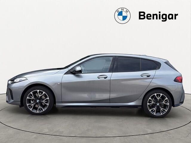 Usado BMW 118 Comfort Edition 150 CV (110 kW) 2025 Gris / plata Utilitario