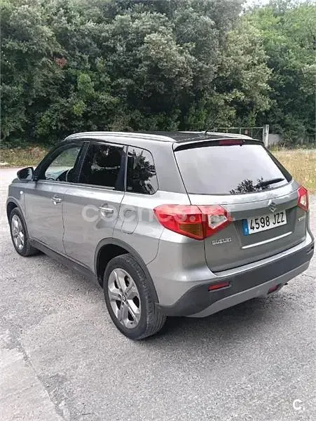 Usado Suzuki Vitara 120 CV (88 kW) 2017 Gris / plata SUV