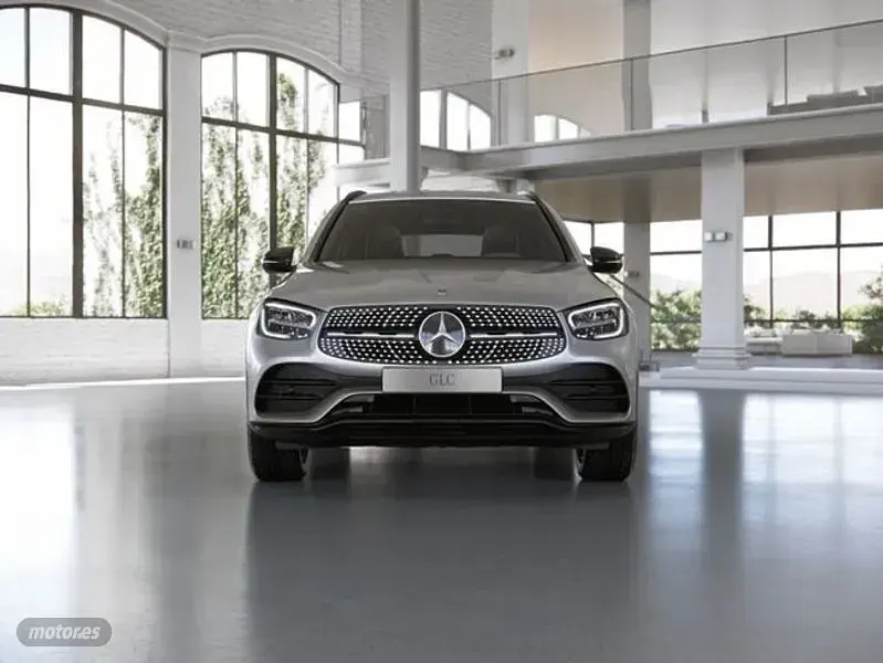 Usado Mercedes GLC200 163 CV (119 kW) 2022 Plateado SUV