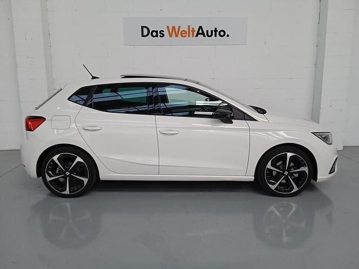 Usado Seat Ibiza FR 110 CV (80 kW) 2022 Blanco Utilitario