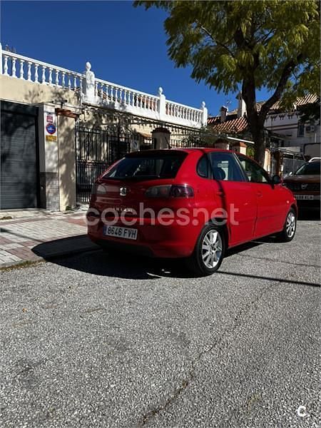 Usado Seat Ibiza Reference 85 CV (62 kW) 2007 Rojo Utilitario