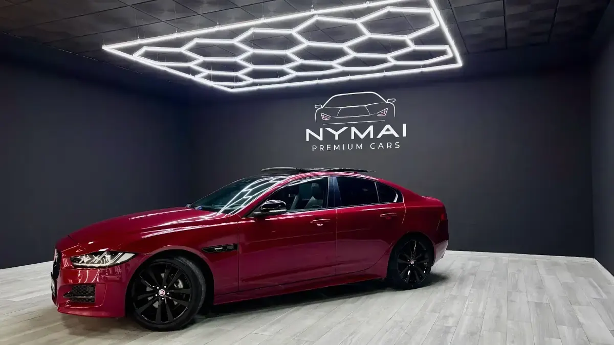 Usado Jaguar XE R-Sport 180 CV (132 kW) 2016 Burdeos Berlina