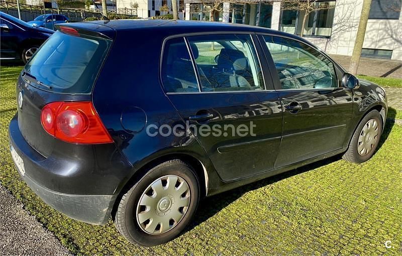 Usado VW Golf IV 102 CV (75 kW) 2005 Negro Berlina