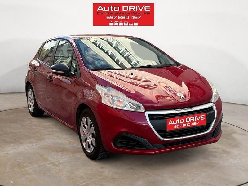 Usado Peugeot 208 Access 68 CV (50 kW) 2016 Granate Utilitario
