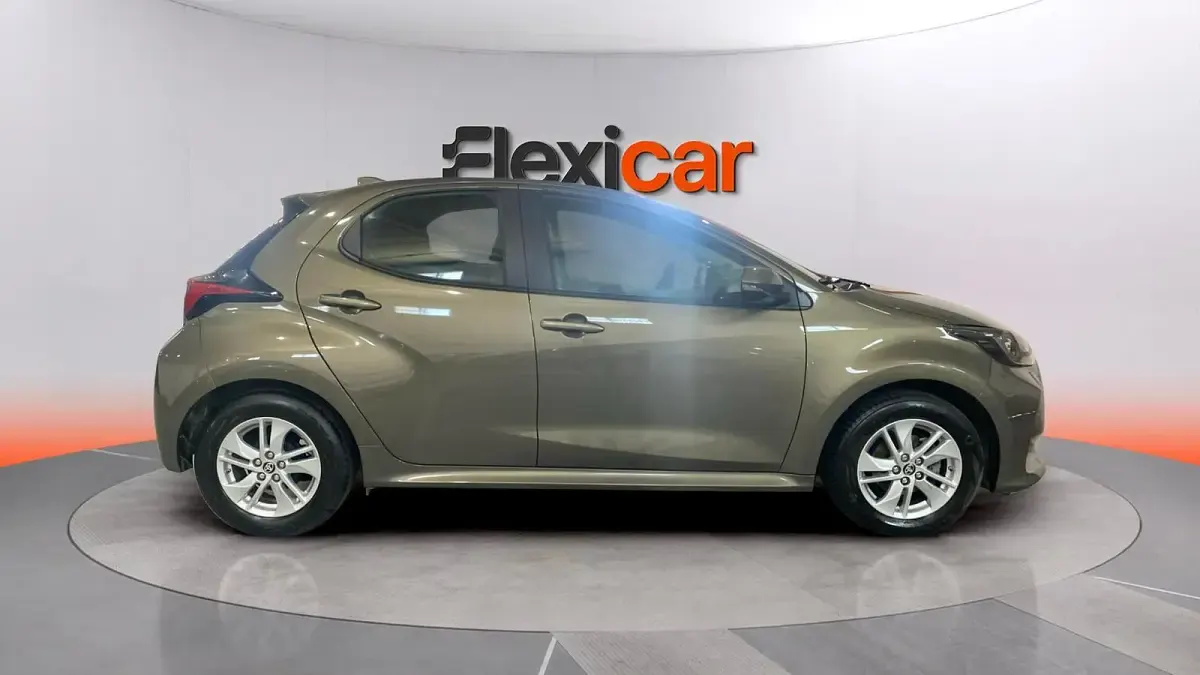 Usado Toyota Yaris Edition 125 CV (91 kW) 2022 Verde Utilitario