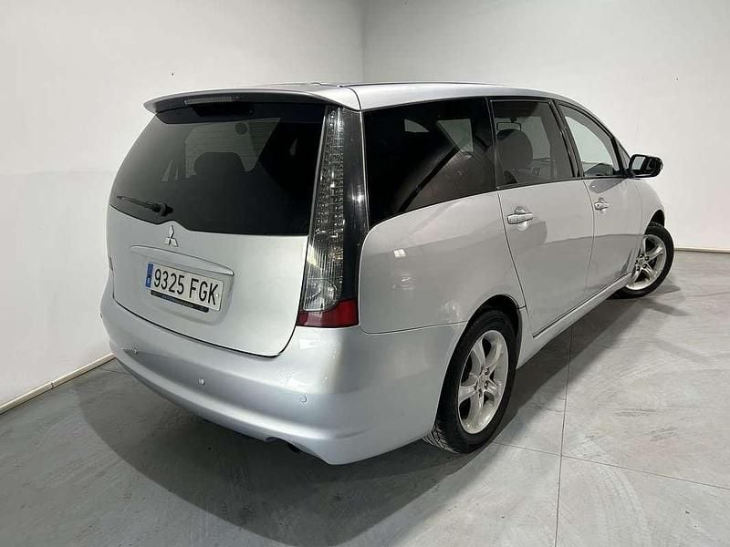 Usado Mitsubishi Grandis Intense 136 HP (100 kW) 2006 Prateado Monovolume