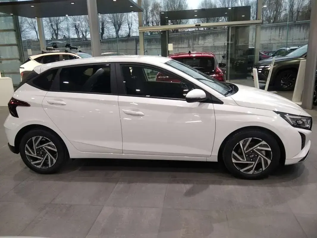 Nuevo Hyundai i20 101 CV (74 kW) 2025 Blanco Utilitario