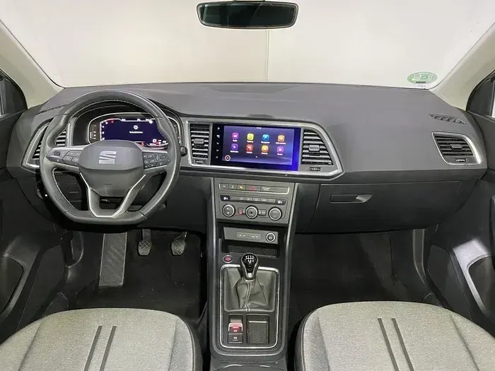 Usado Seat Ateca Style 150 CV (110 kW) 2025 Gris plata SUV