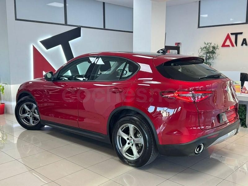 Usado Alfa Romeo Stelvio 150 CV (110 kW) 2017 Rojo SUV