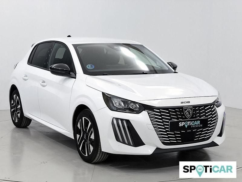 Usado Peugeot 208 Allure 101 CV (74 kW) 2025 Blanco Utilitario
