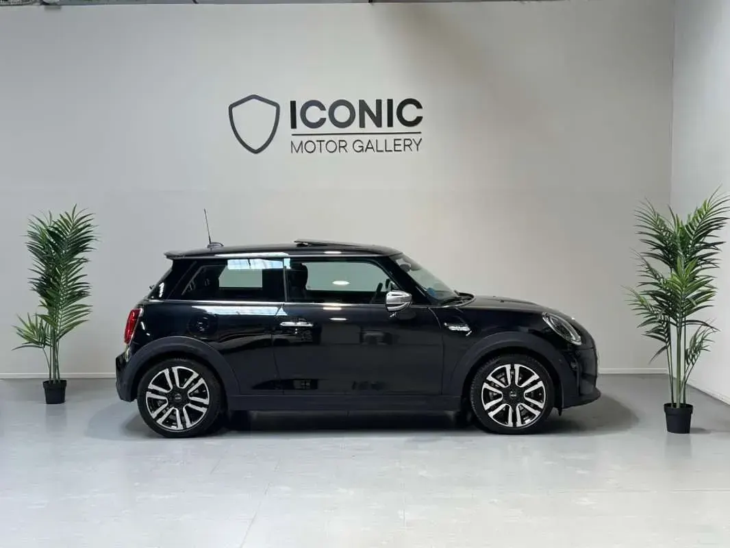 Usado Mini Cooper SE 135 kW (184 CV) 2023 Negro Utilitario