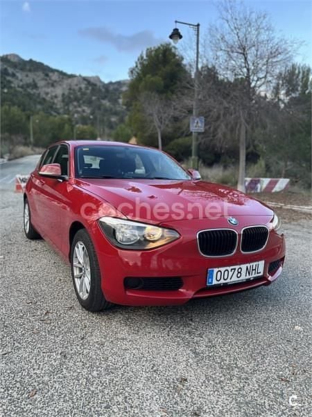 Usado BMW 114 102 CV (75 kW) 2015 Rojo Utilitario