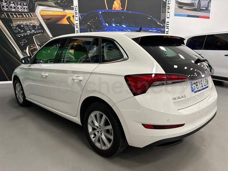 Usado Skoda 110 R Ambition 110 CV (80 kW) 2022 Blanco Berlina