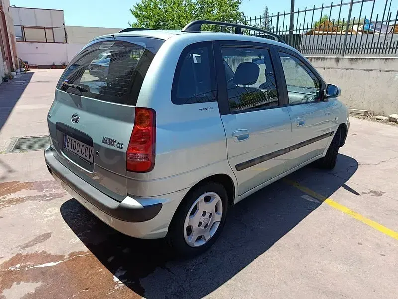 Usado Hyundai Matrix GLS 103 CV (75 kW) 2003 Verde Monovolumen