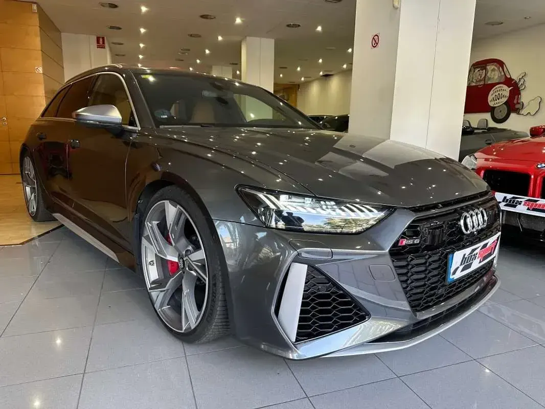 Usado Audi RS6 600 CV (441 kW) 2020 Gris Familiar