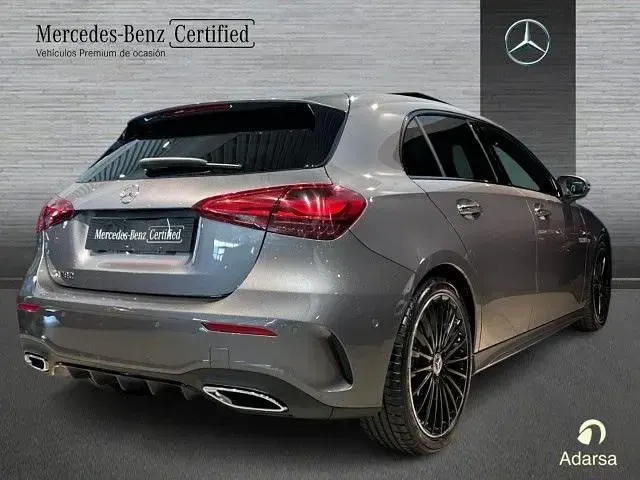 Usado Mercedes A180 136 CV (100 kW) 2025 Gris montaña