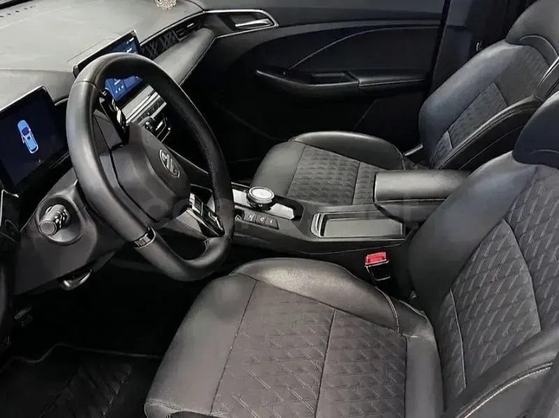 Usado MG MG3 Luxury 195 CV (143 kW) 2024 Blanco Utilitario
