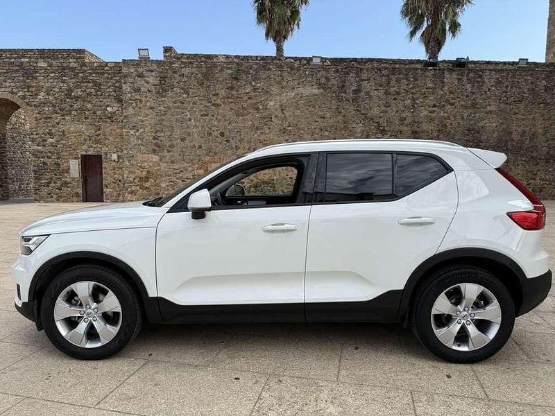 Usado Volvo XC40 Momentum 163 CV (119 kW) 2021 Blanco SUV