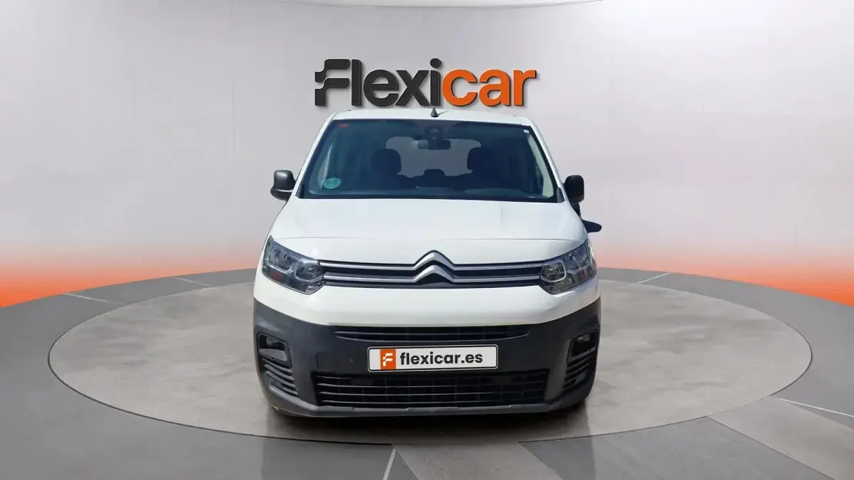 Usado Citroën Berlingo Live 102 CV (75 kW) 2021 Blanco Monovolumen