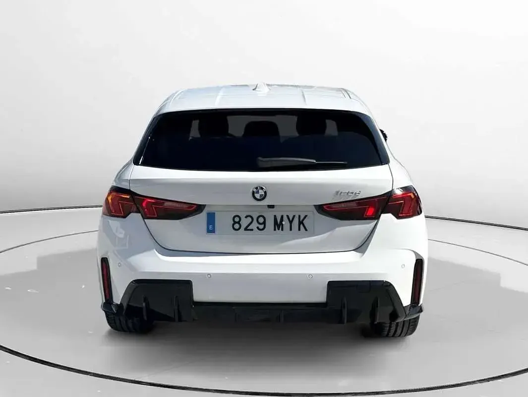 Usado BMW 120 Comfort Edition 163 CV (119 kW) 2025 Blanco Utilitario