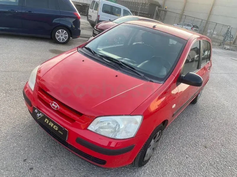 Usado Hyundai Getz 63 CV (46 kW) 2005 Rojo Utilitario