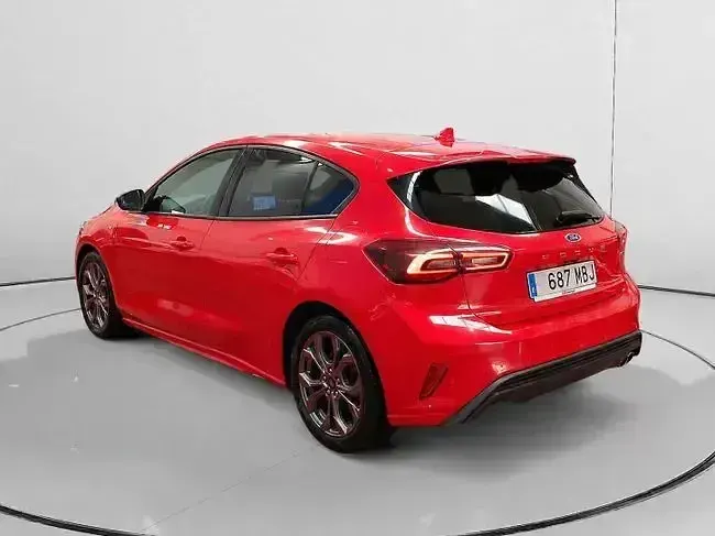 Begagnad Ford Focus ST-Line 125 HK (91 kW) 2022 Röd Halvkombi